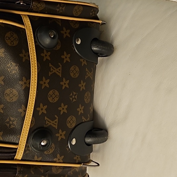 Louis Vuitton travel roller bag - Picture 16 of 16